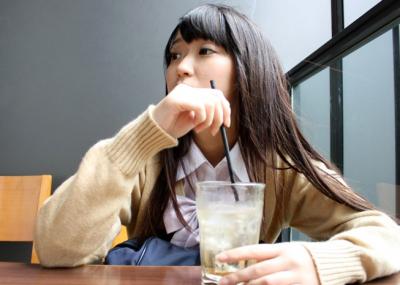 《援交》ファストフードで食事をするようにセックスできちゃうイマドキ女子校生♡円光パパ活お金で青い果実を鬼畜姦♡